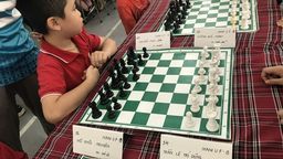 Cơn mưa giải cờ vua cấp Quận