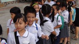 Tham quan làng nghề Bát Tràng