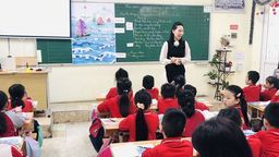 Học sinh lớp 2 hào hứng trong tiết Tập làm văn!