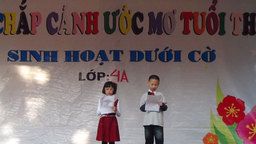 Sinh hoạt dưới cờ 4A