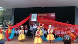 Sinh hoạt dưới cờ lớp 4A