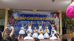 Sinh hoạt dưới cờ lớp 2C + 2D năm học 2017-2018