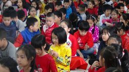 Học sinh khối 3 tham gia game show Rung chuông vàng chủ đề Tết cổ truyền Việt Nam