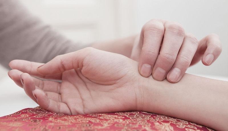 Chăm sóc F0 tại nhà cần lưu ý gì, dùng thuốc hạ sốt nào?