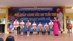 Sinh hoạt dưới cờ lớp 5B