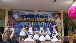 Sinh hoạt dưới cờ lớp 2C + 2D năm học 2017-2018