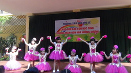 Sinh hoạt dưới cờ lớp 2A + 2B năm học 2017-2018