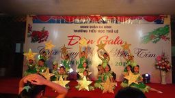 Lễ chia tay học sinh lớp 5 ( Gala "Màu mực tím" )