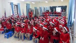 Ngày hội Anh ngữ chủ đề Noel 2020 của các con học sinh khối 1 trường Tiểu học Thủ Lệ