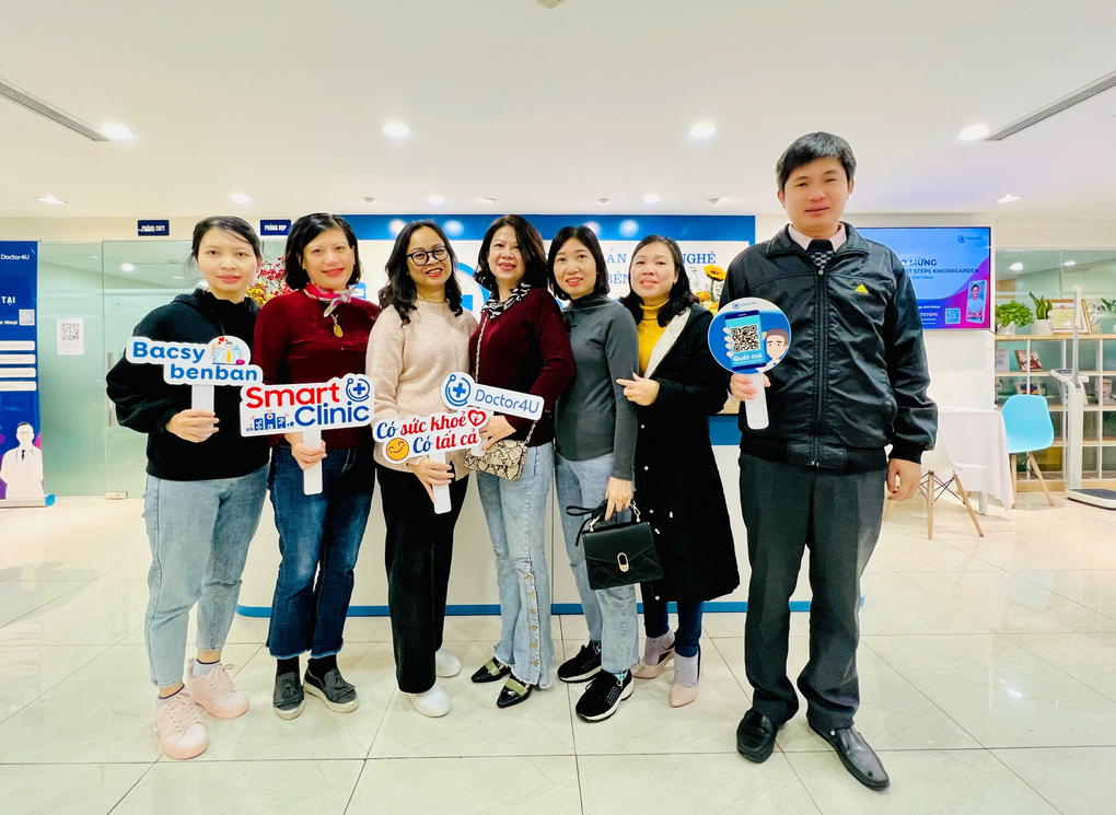 Cán bộ, giáo viên, nhân viên trường Tiểu học Thủ Lệ khám sức khỏe định kỳ năm học 2022 – 2023