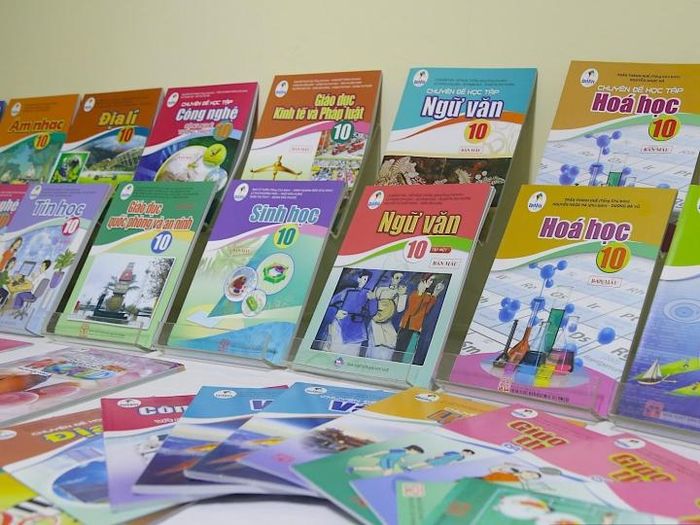 Thêm nhiều môn học bắt buộc ở lớp 3, 7, 10 từ năm học tới