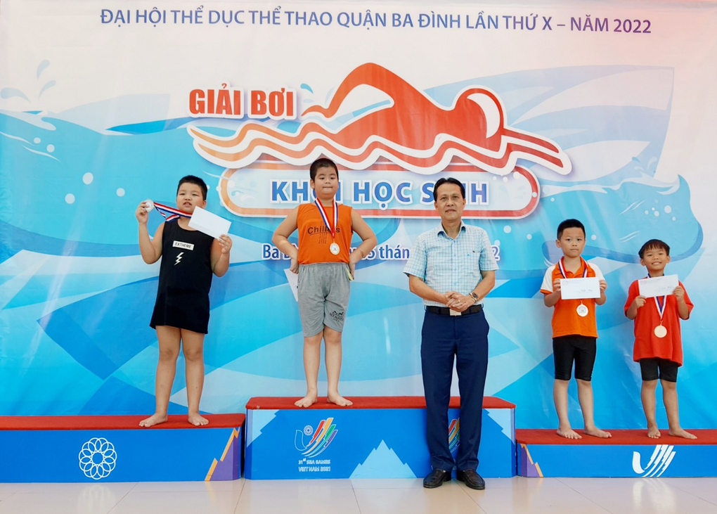 Học sinh Thủ Lệ đạt giải nhất môn bơi tại ĐHTDTT Quận Ba Đình