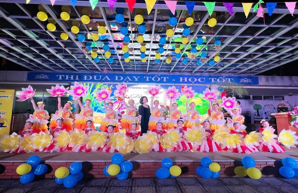 Trường Tiểu học Thủ Lệ tham gia biểu diễn chương trình:  “Đêm hội Trăng Rằm” cho trẻ em phường Ngọc Khánh.