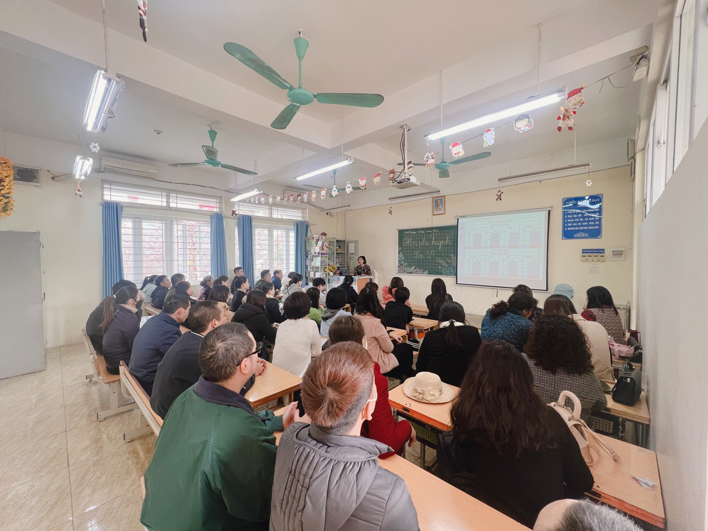 Họp cha mẹ học sinh cuối học kì I – Khối 5 trường Tiểu học Thủ Lệ