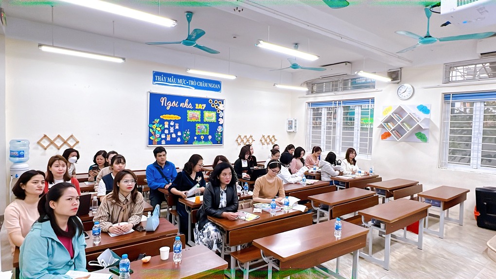 Trường Tiểu học Thủ Lệ tham dự buổi tập huấn giới thiệu sách giáo khoa lớp 4 – CTPT 2018