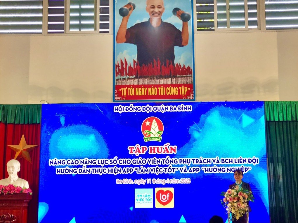 Ban Chỉ huy Liên đội trường Tiểu học Thủ Lệ hào hứng tham gia lớp “Tập huấn, bồi dưỡng kỹ năng, nghiệp vụ công tác Đội năm học 2022 – 2023”.