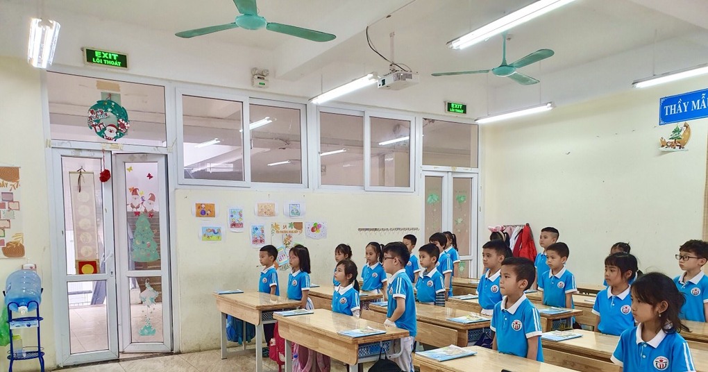 Liên đội trường Tiểu học Thủ Lệ tiến hành kiểm tra nề nếp học sinh đợt II năm học 2022 – 2023