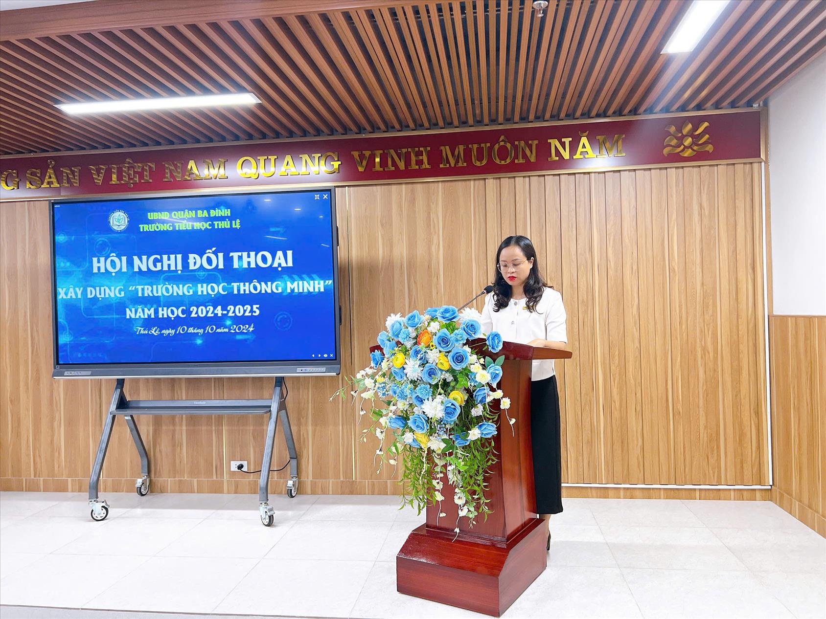 Hội nghị tiếp xúc, đối thoại giữa Bí thư Chi bộ - Hiệu trưởng nhà trường với cán bộ, giáo viên, nhân viên, cha mẹ học sinh về chủ đề: “Xây dựng trường học Thông minh” năm học 2024-2025