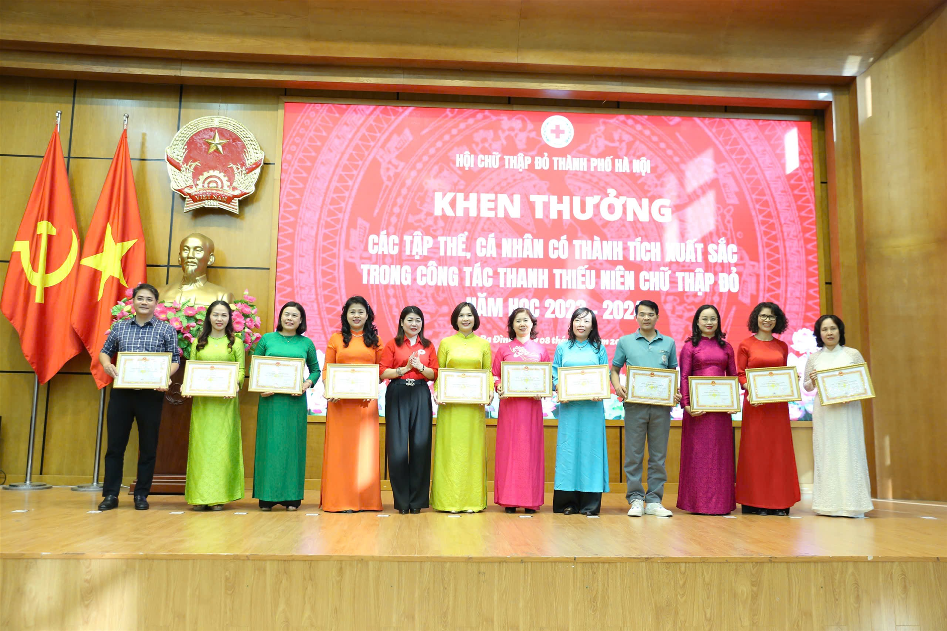 Niềm vui của Chi hội Chữ thập đỏ Trường Tiểu học Thủ Lệ trong Hội nghị tổng kết công tác Thanh thiếu niên Chữ thập đỏ trường học năm học 2023-2024