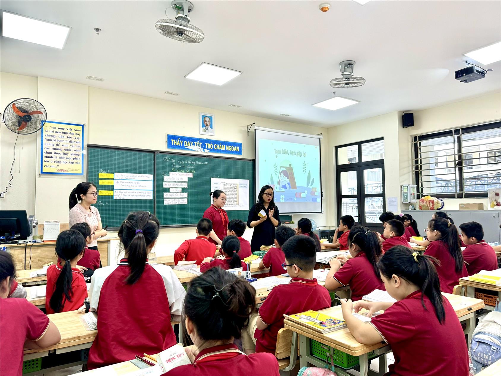 Cô và trò khối 5 dạy tích cực – học tập vui Chào mừng ngày Nhà giáo Việt Nam 20/11