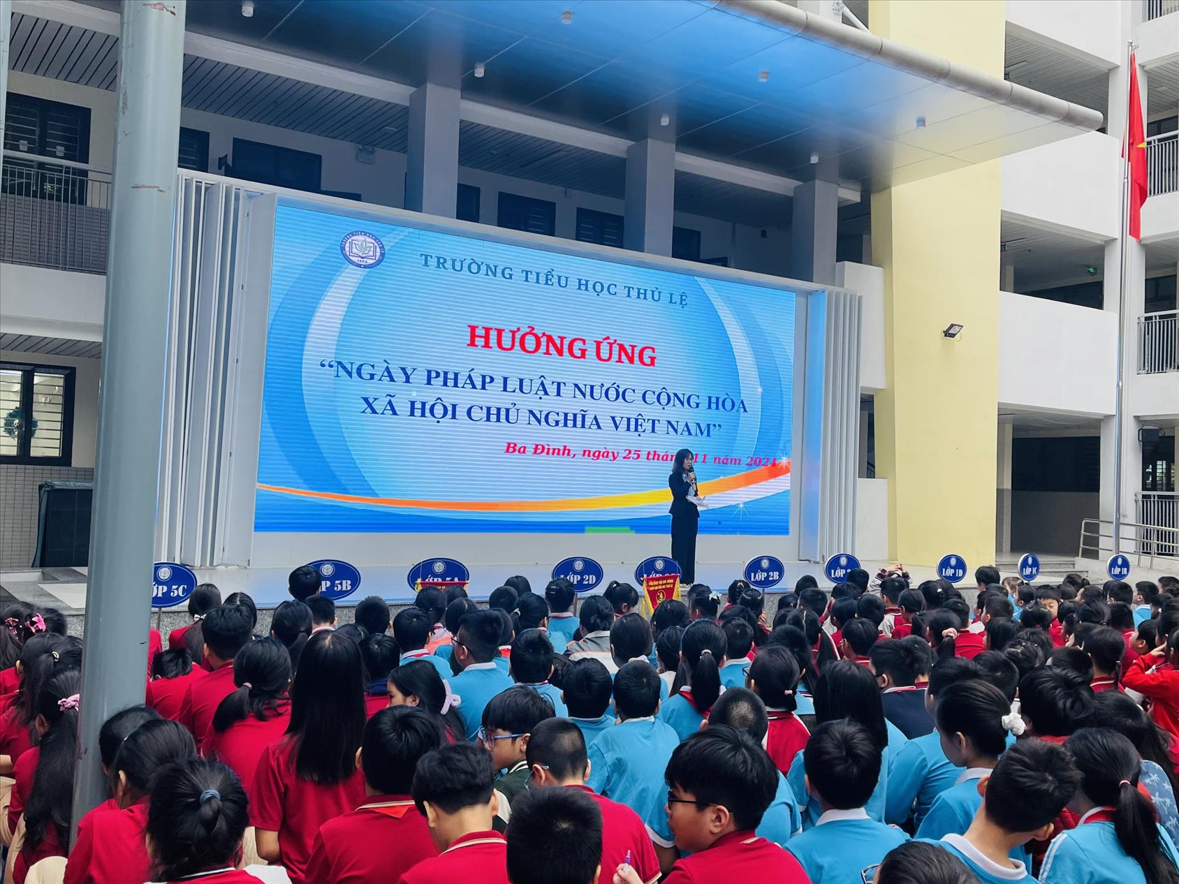 Liên đội trường Tiểu học Thủ Lệ tổ chức Tuyên truyền “Luật trẻ em” và Hưởng ứng ngày Pháp luật Việt Nam (9/11).