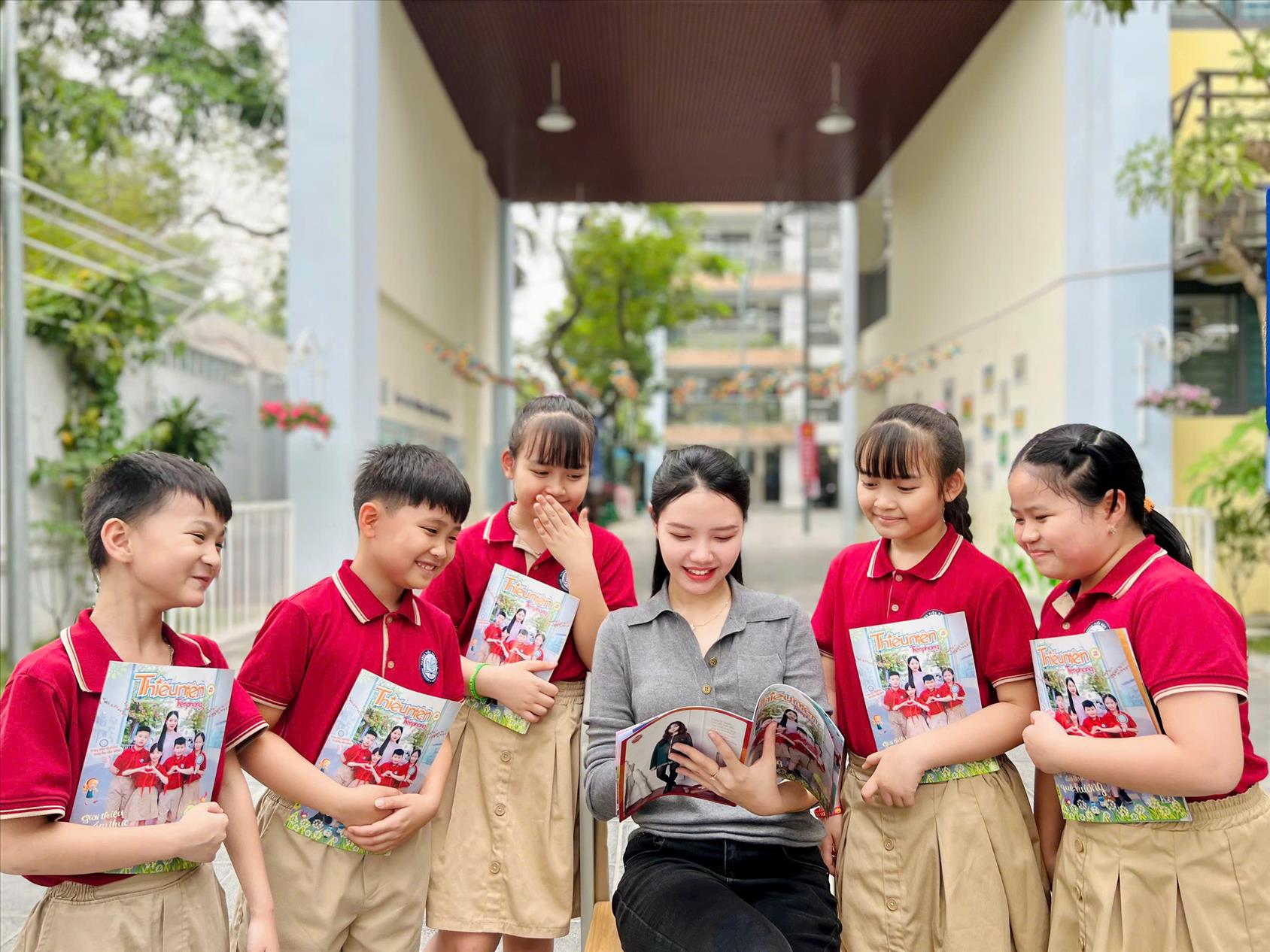 Liên đội trường Tiểu học Thủ Lệ tích cực hưởng ứng phong trào Đọc và làm theo báo Đội.