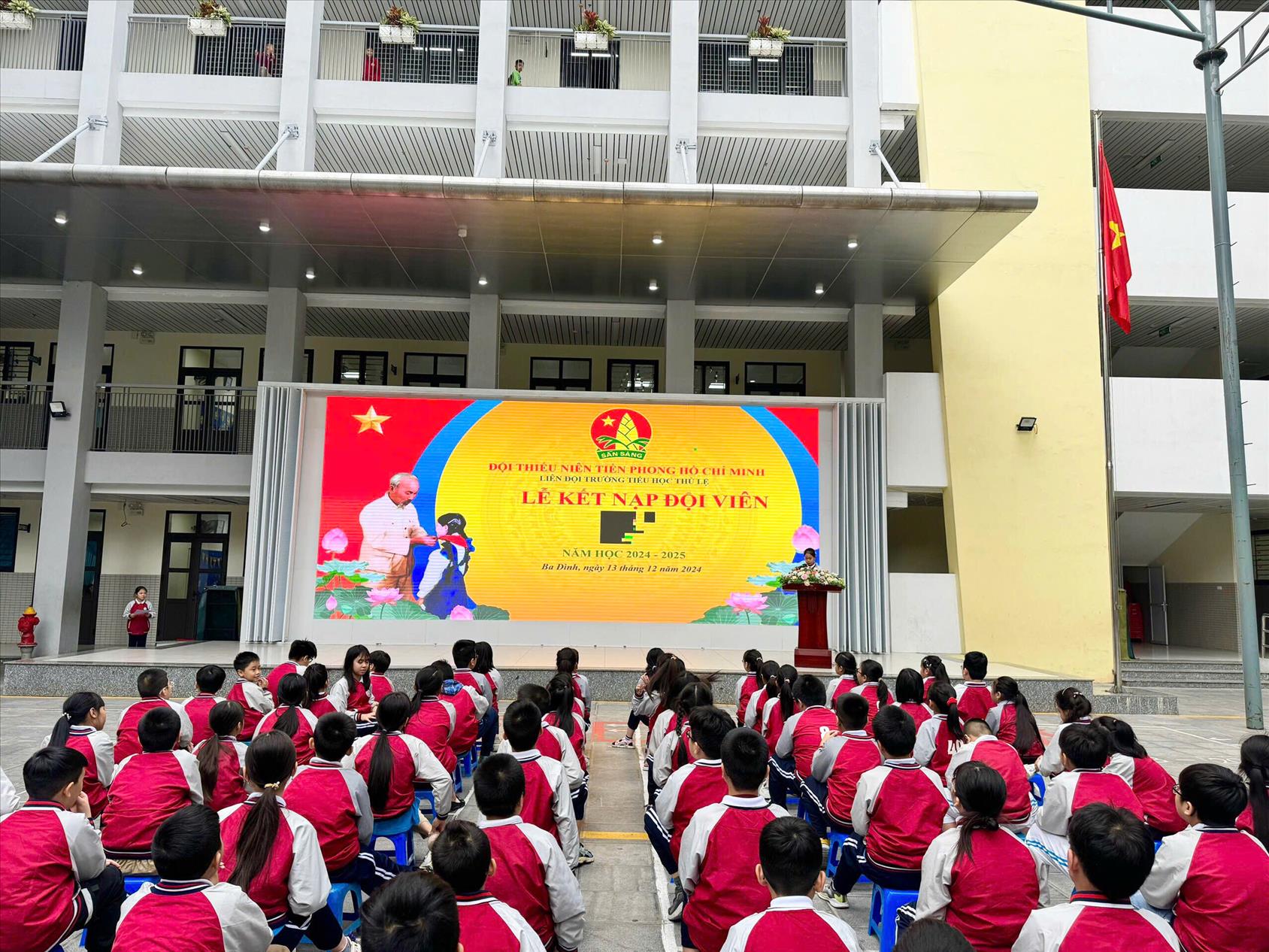 Liên đội trường Tiểu học Thủ Lệ tổ chức Lễ Kết nạp Đội viên năm học 2024 – 2025.