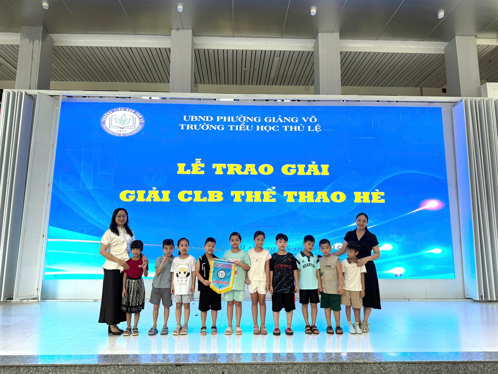 Các bạn học sinh lớp 2B trường Tiểu học Thủ Lệ phường Giảng Võ, Hà Nội tham gia Câu lạc bộ hè sôi động đầy ý nghĩa!