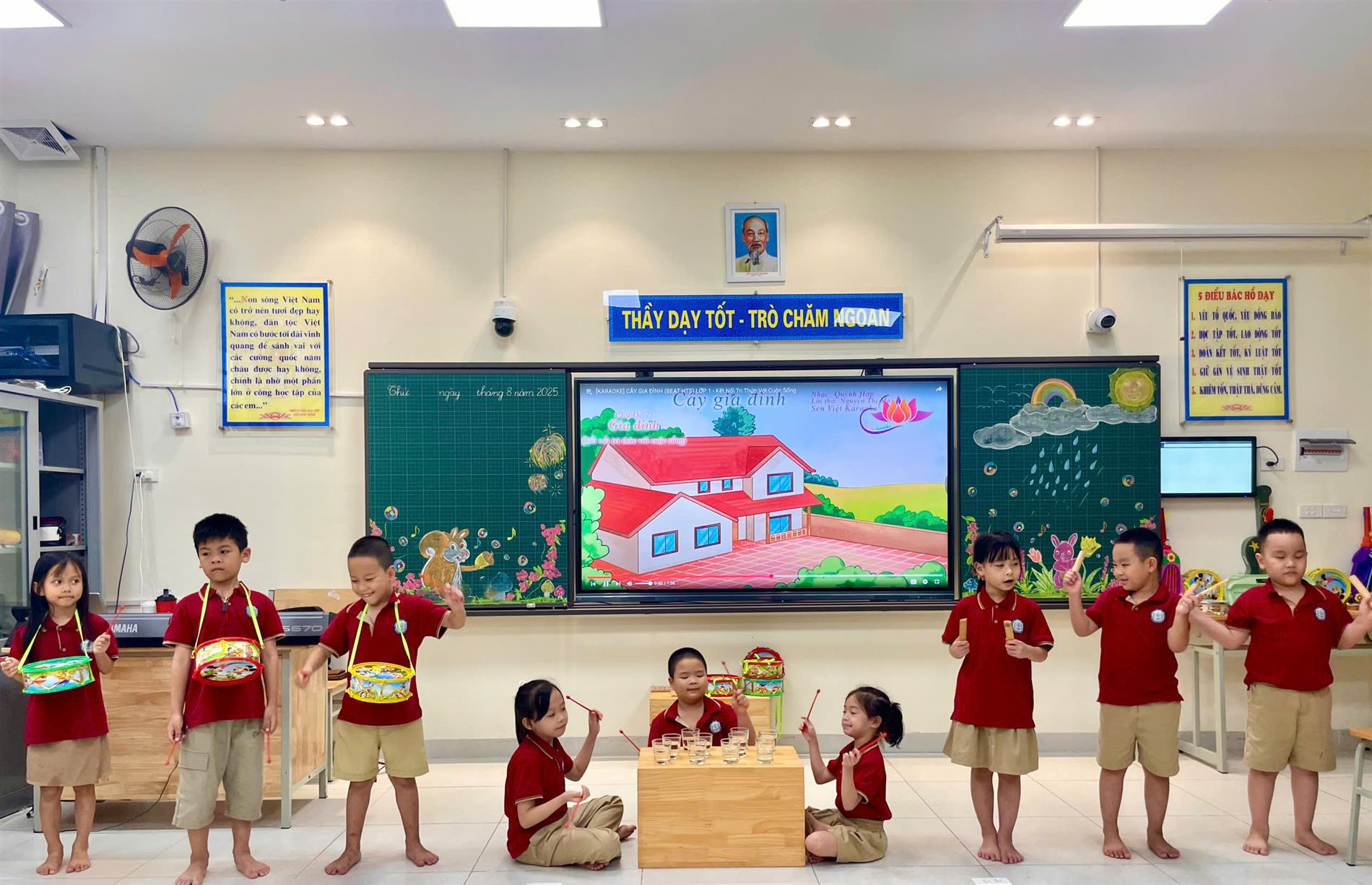 Câu lạc bộ Tài năng Âm nhạc Trường Tiểu học Thủ Lệ khép lại mùa hè sôi nổi và bổ ích.