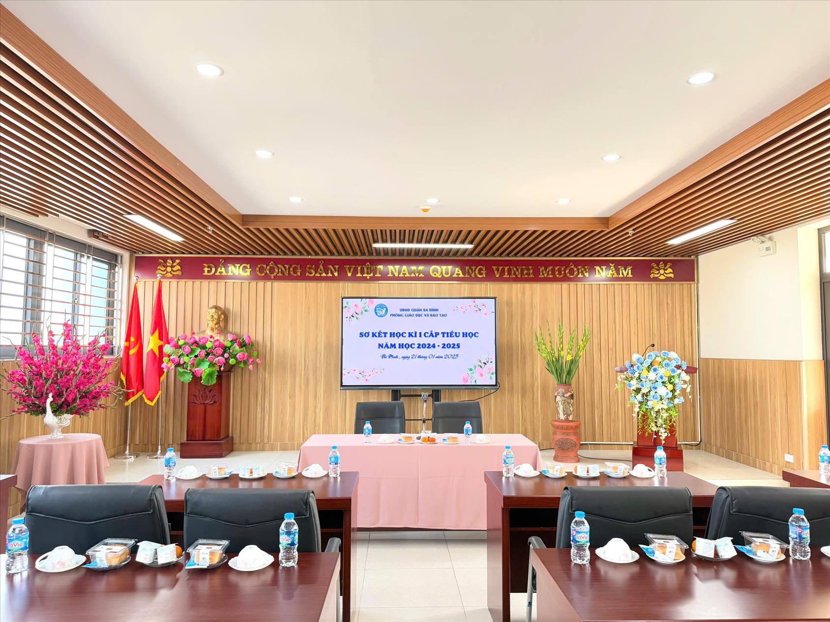 Phòng giáo dục quận Ba Đình tổ chức Hội nghị Sơ kết học kì I tại trường Tiểu học Thủ Lệ