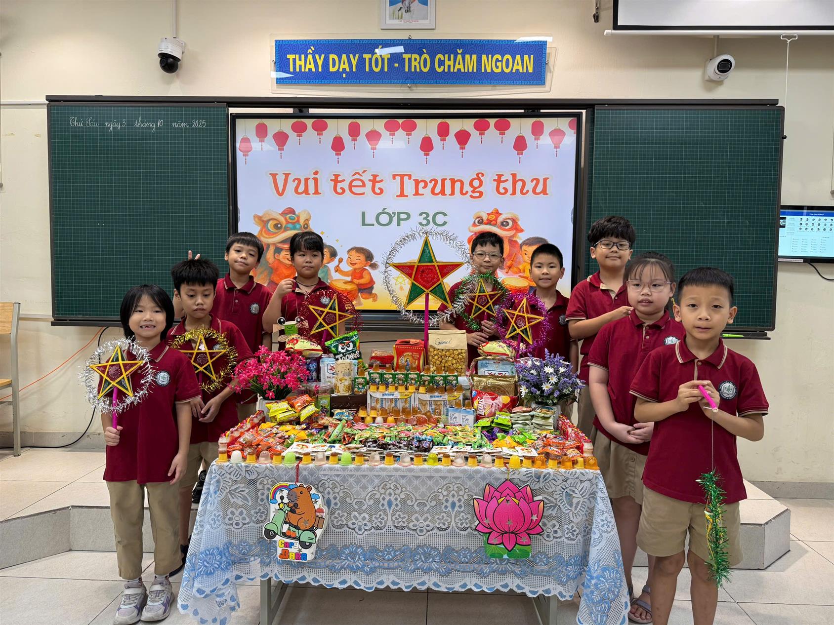 NGÀY HỘI RẰM TRUNG THU ẤM ÁP CỦA LỚP 3C – TRƯỜNG TIỂU HỌC THỦ LỆ
