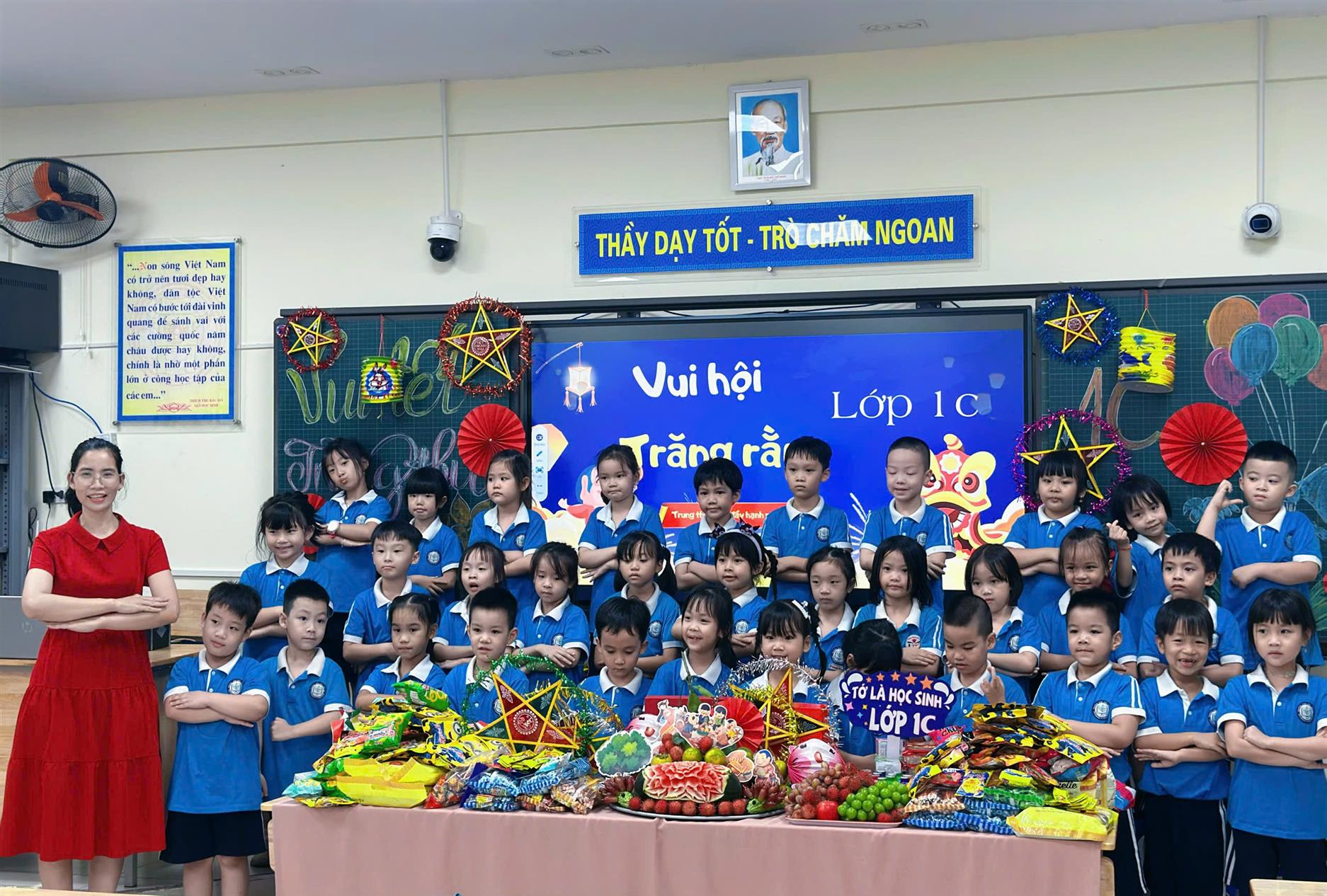 Tết trung thu ấm áp của các em học sinh lớp 1C – Trường Tiểu học Thủ Lệ