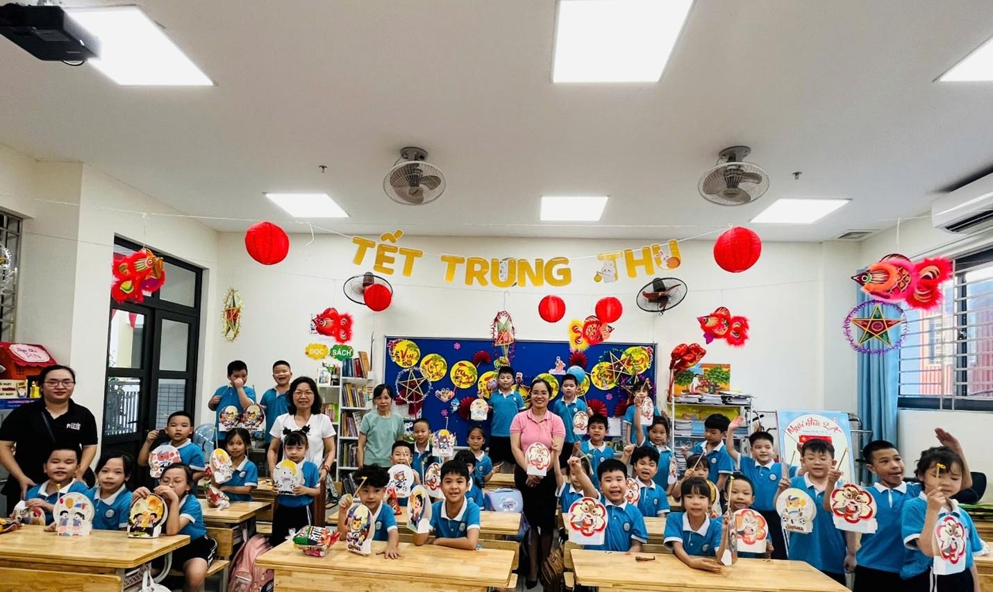 Vui Tết Trung thu của các con lớp 2A – Trường Tiểu học Thủ Lệ