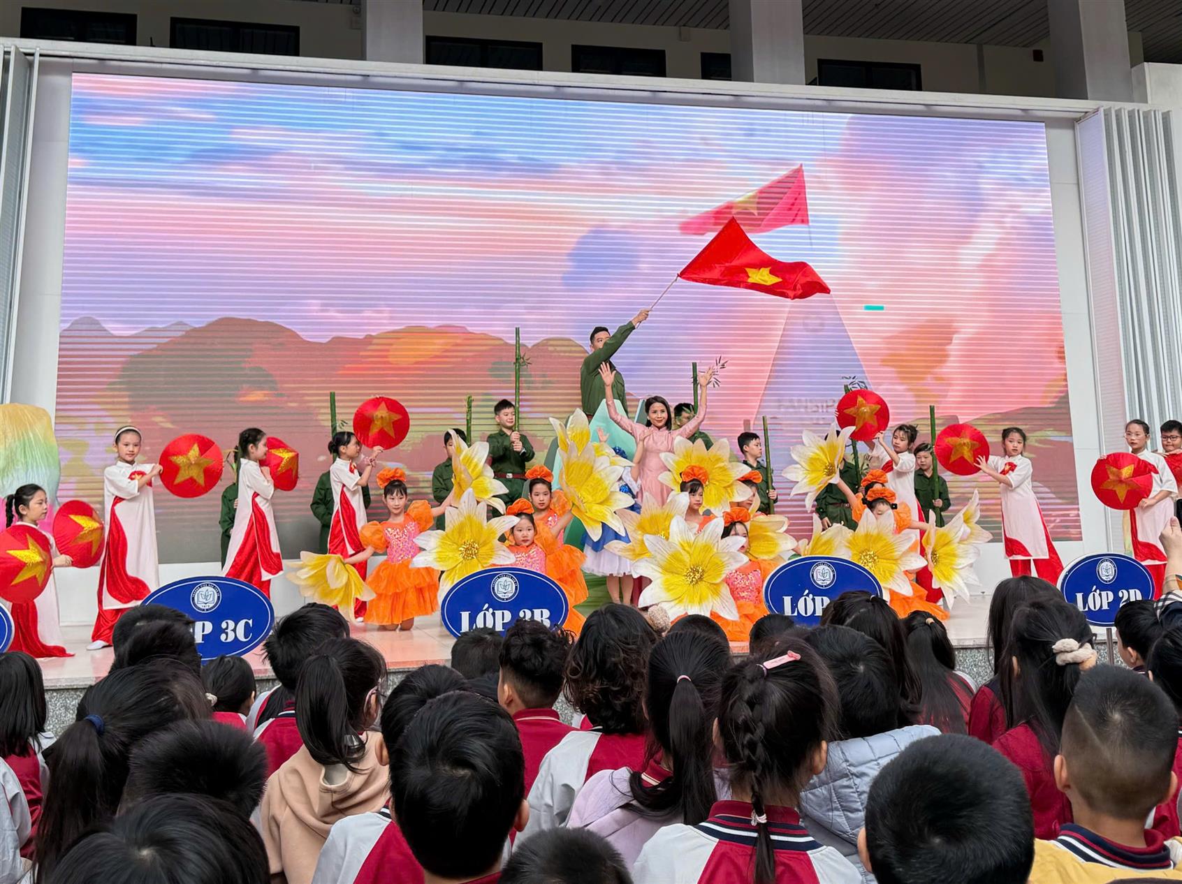 Tiết mục tri ân thầy cô của Khối 3 xuất sắc giành giải Đặc biệt tại hội diễn 20/11 trường Tiểu học Thủ Lệ