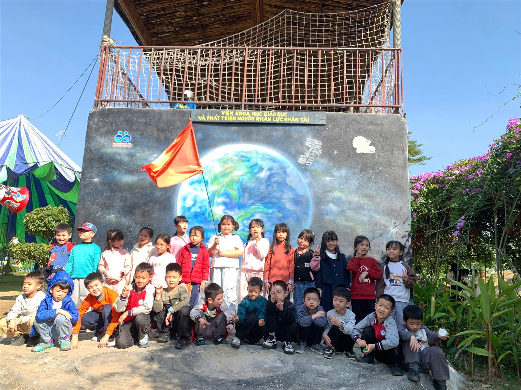 Hành trình dã ngoại trải nghiệm Làng Mô của lớp 2D