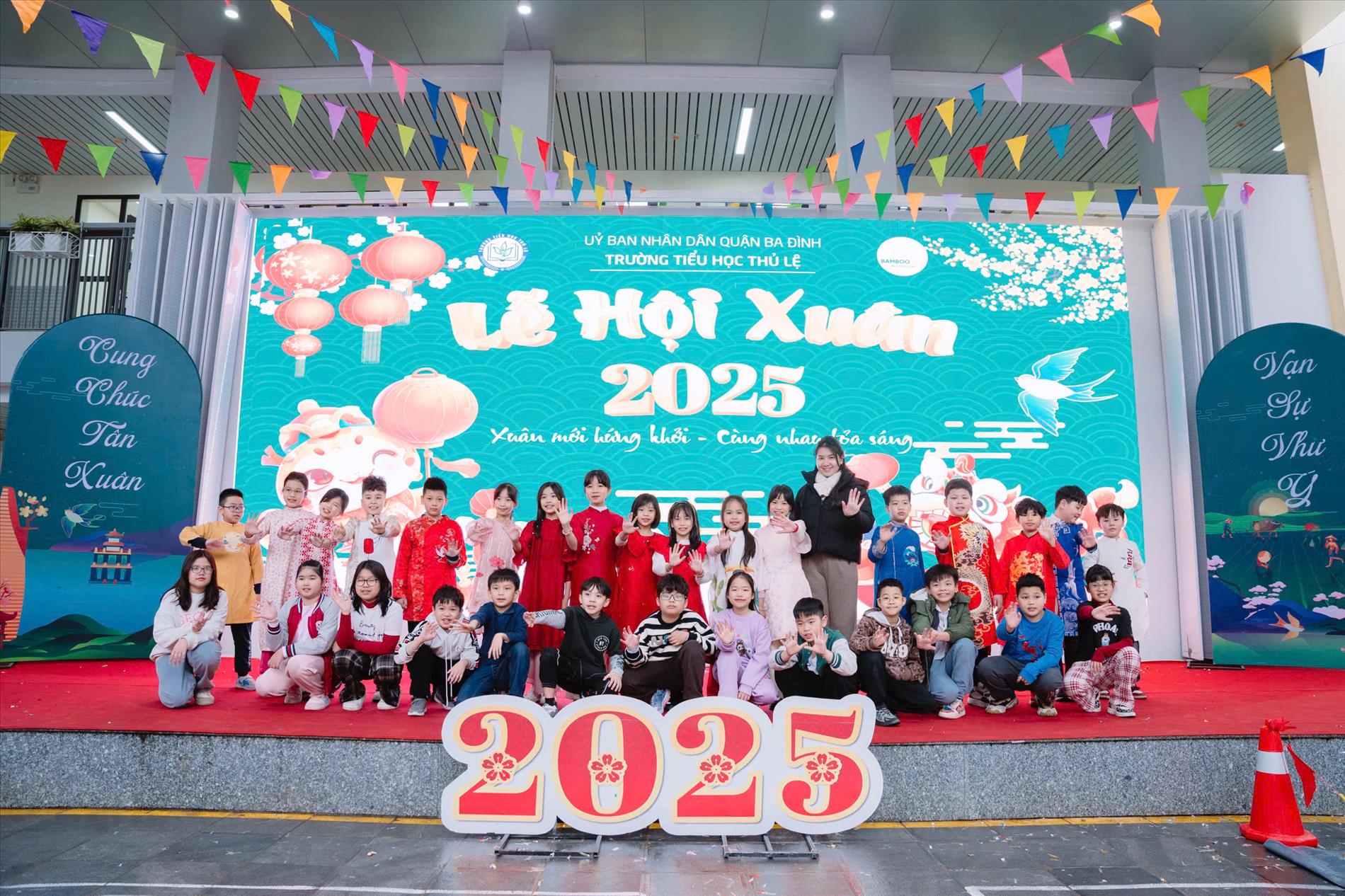 Học sinh Khối 4 trường Tiểu học Thủ lệ hào hứng tham gia Lễ hội Xuân 2025