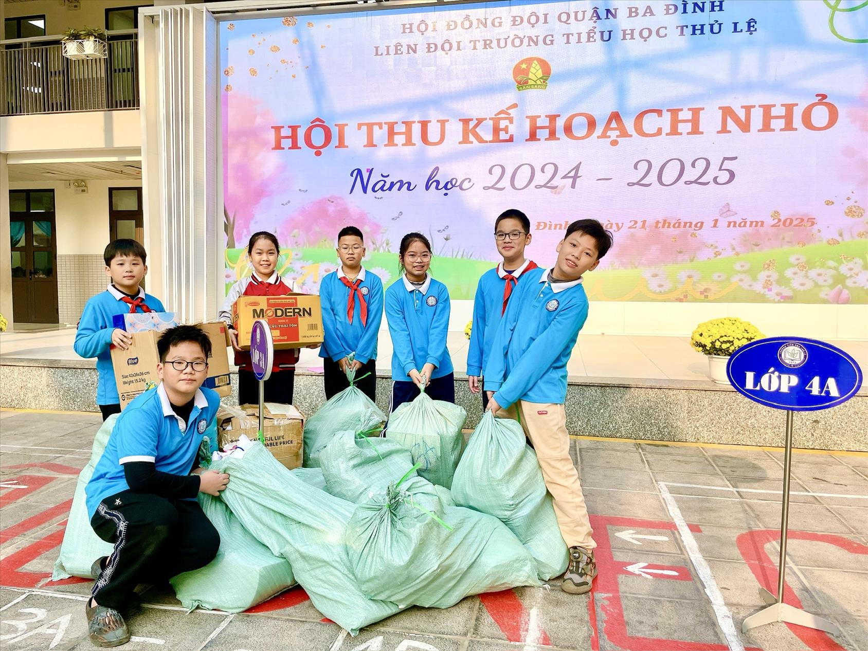 Rộn ràng Hội thu Kế hoạch nhỏ đợt I năm học 2024 – 2025 của Liên đội trường Tiểu học Thủ Lệ.