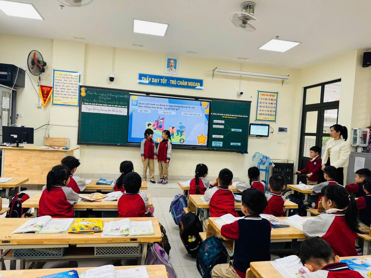 Tiết hội giảng môn Tiếng Việt đầy thú vị cùng cô và trò lớp 1D