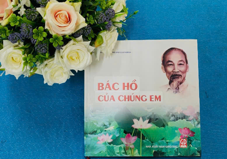 Thư viện trường Tiểu học Thủ Lệ giới thiệu sách hay tháng 4: Cuốn sách "Bác Hồ của chúng em"