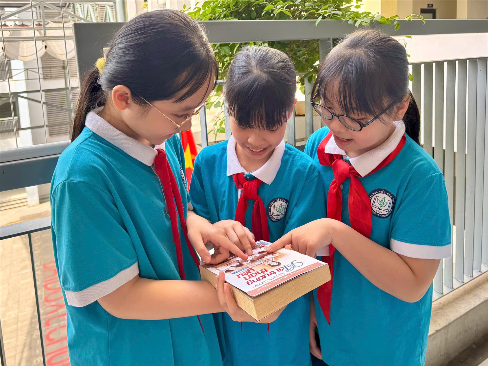 Học sinh Khối 4 trường Tiểu học Thủ Lệ tích cực tham gia các hoạt động hưởng ứng Ngày sách và văn hóa đọc Việt Nam