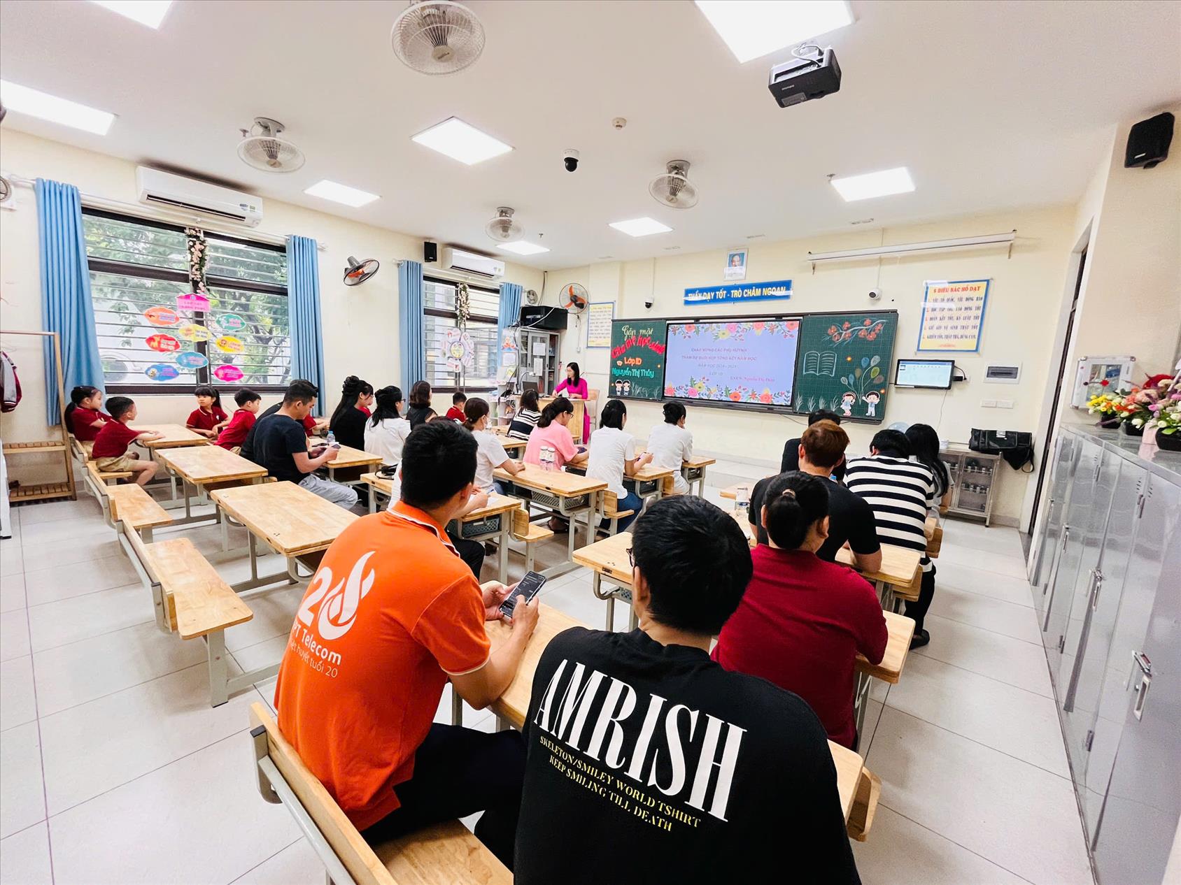 Họp phụ huynh cuối năm lớp 1D - Một hành trình yêu thương vừa khép lại