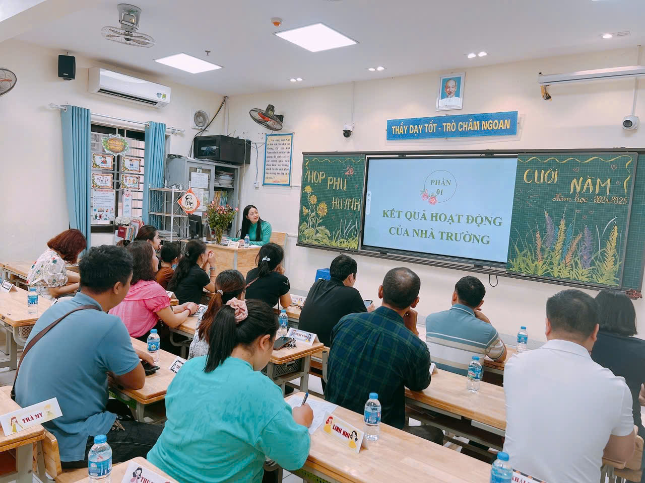 Gặp mặt cha mẹ học sinh lớp 2B- Những lời cảm ơn đầy xúc động.