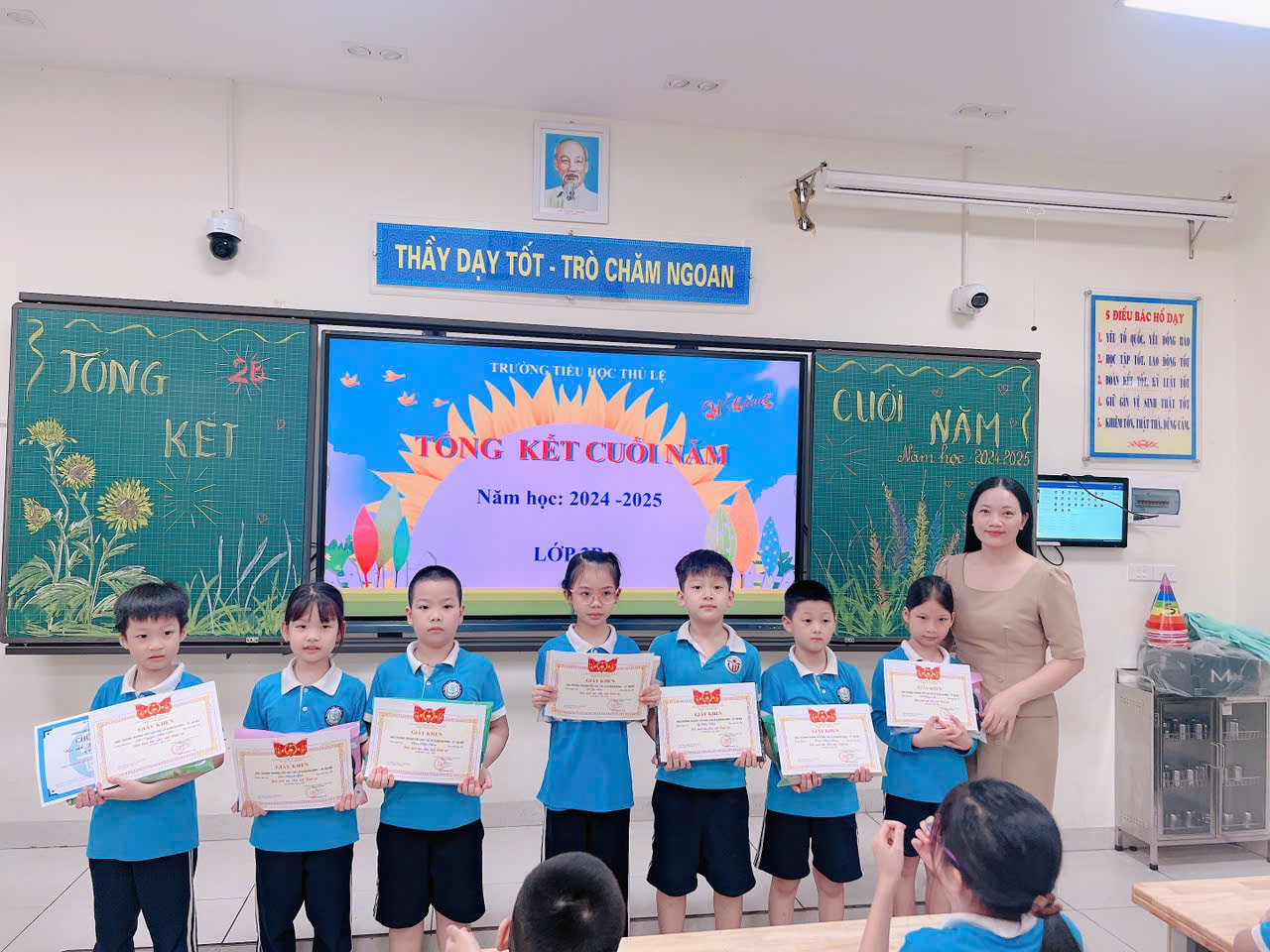 Thành tích đáng tự hào về cậu học trò nhỏ- Bùi Nguyễn Anh Khôi học sinh lớp 2B trường Tiểu học Thủ Lệ.