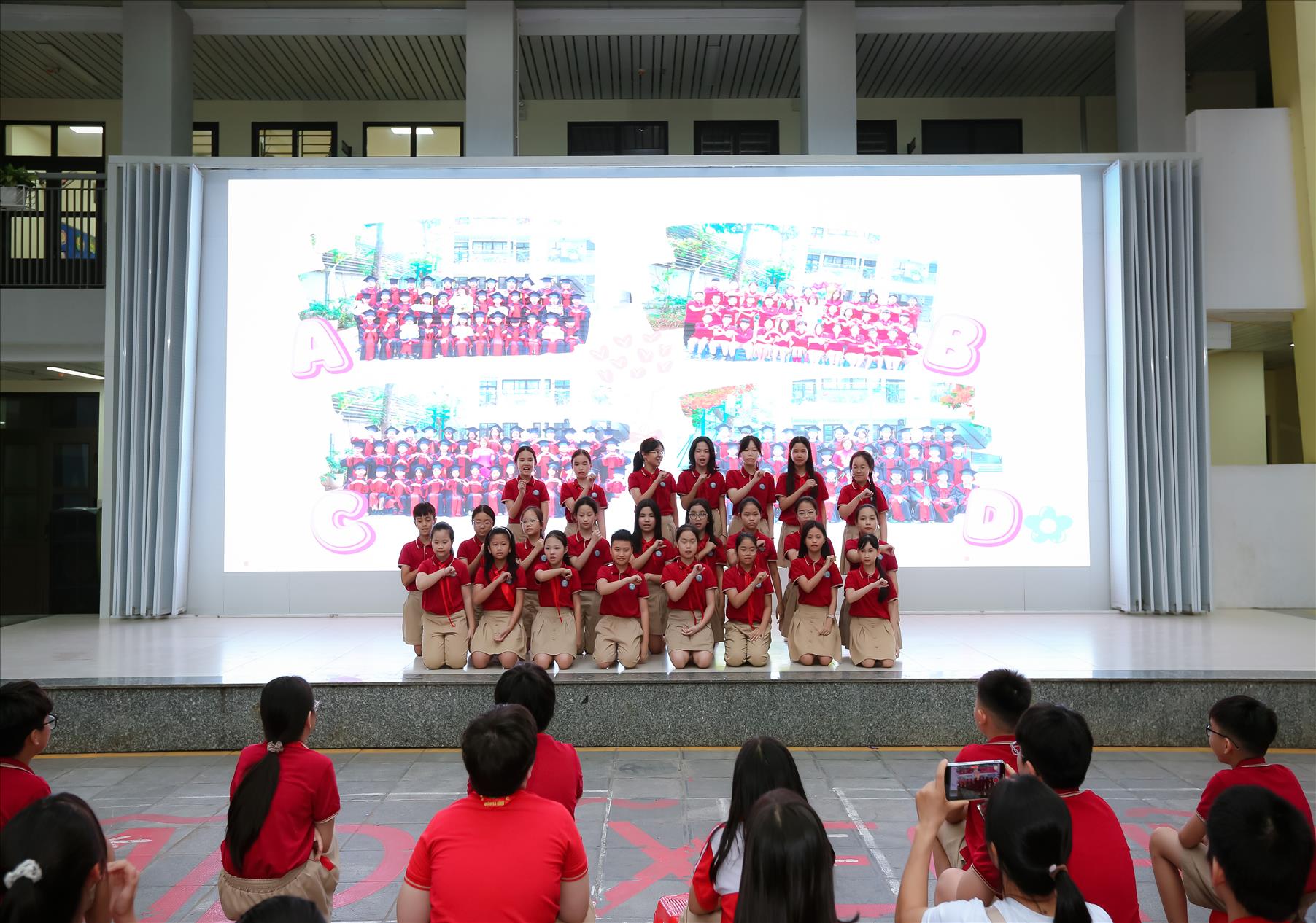 Lễ trưởng thành và chia tay học sinh khối 5