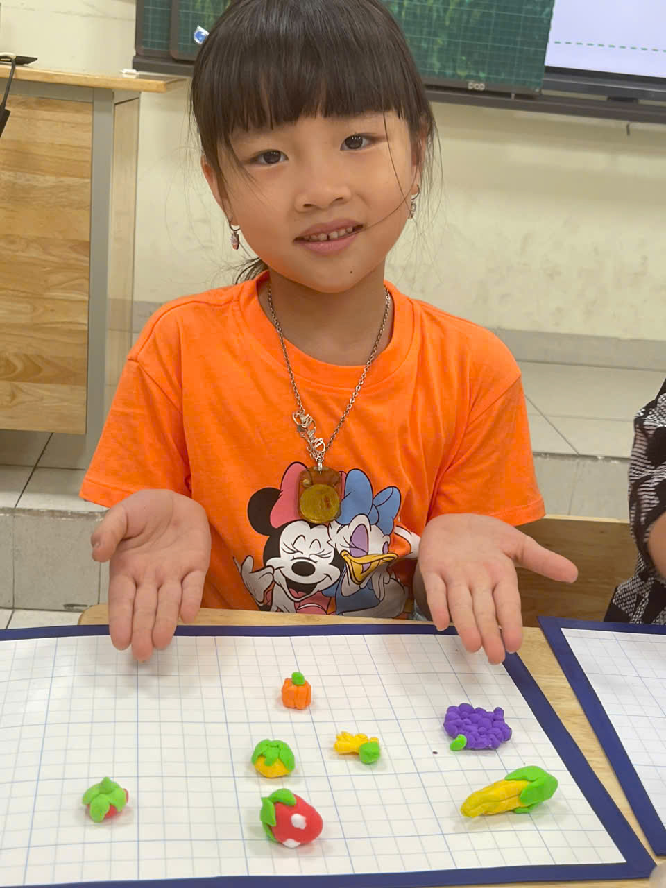 Những ngày đầu đến trường vui tươi và sáng tạo của học sinh lớp 1C