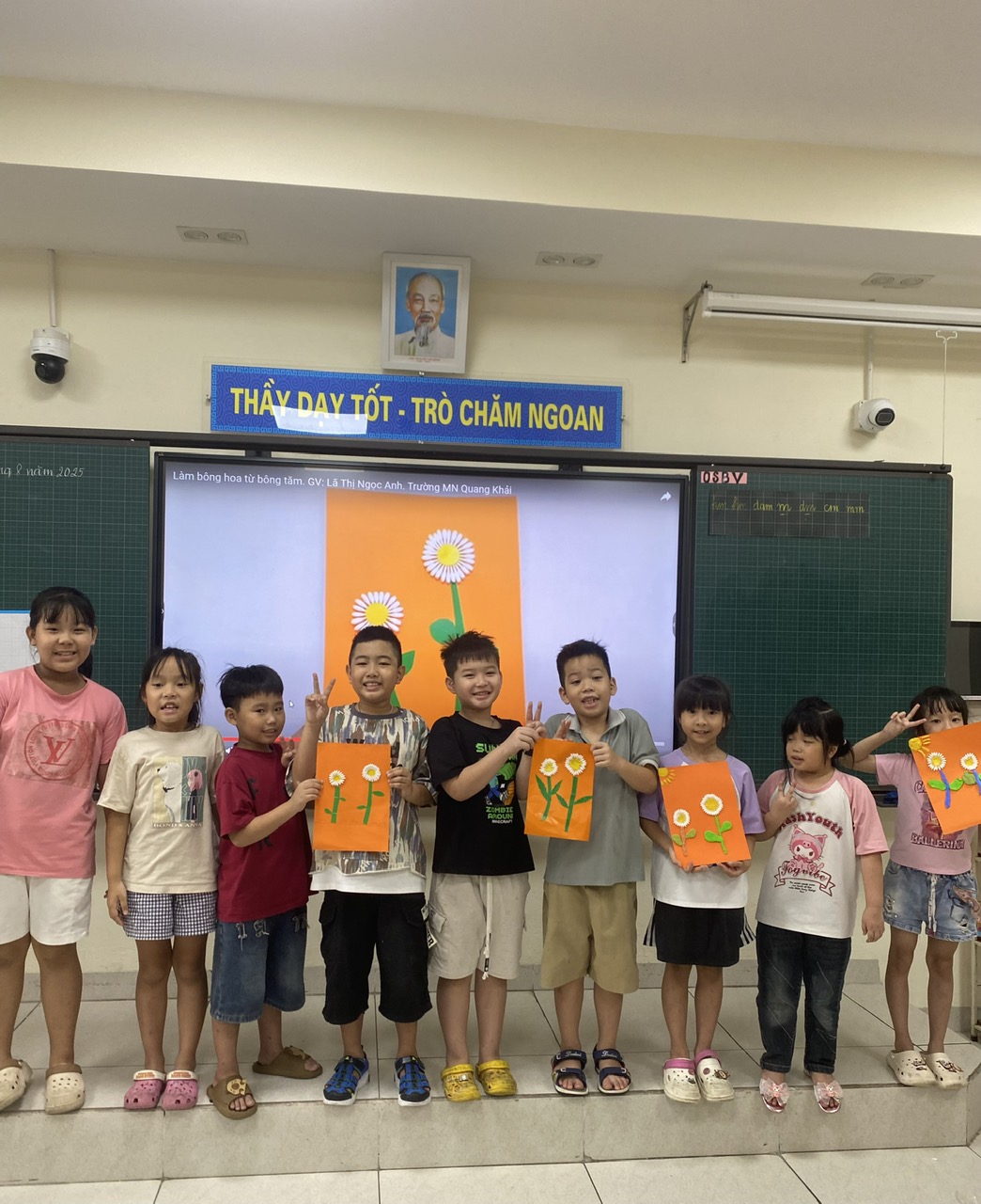 Học sinh lớp 3D trường Tiểu học Thủ Lệ hào hứng tham gia CLB hè với nhiều hoạt động trải nghiệm bổ ích