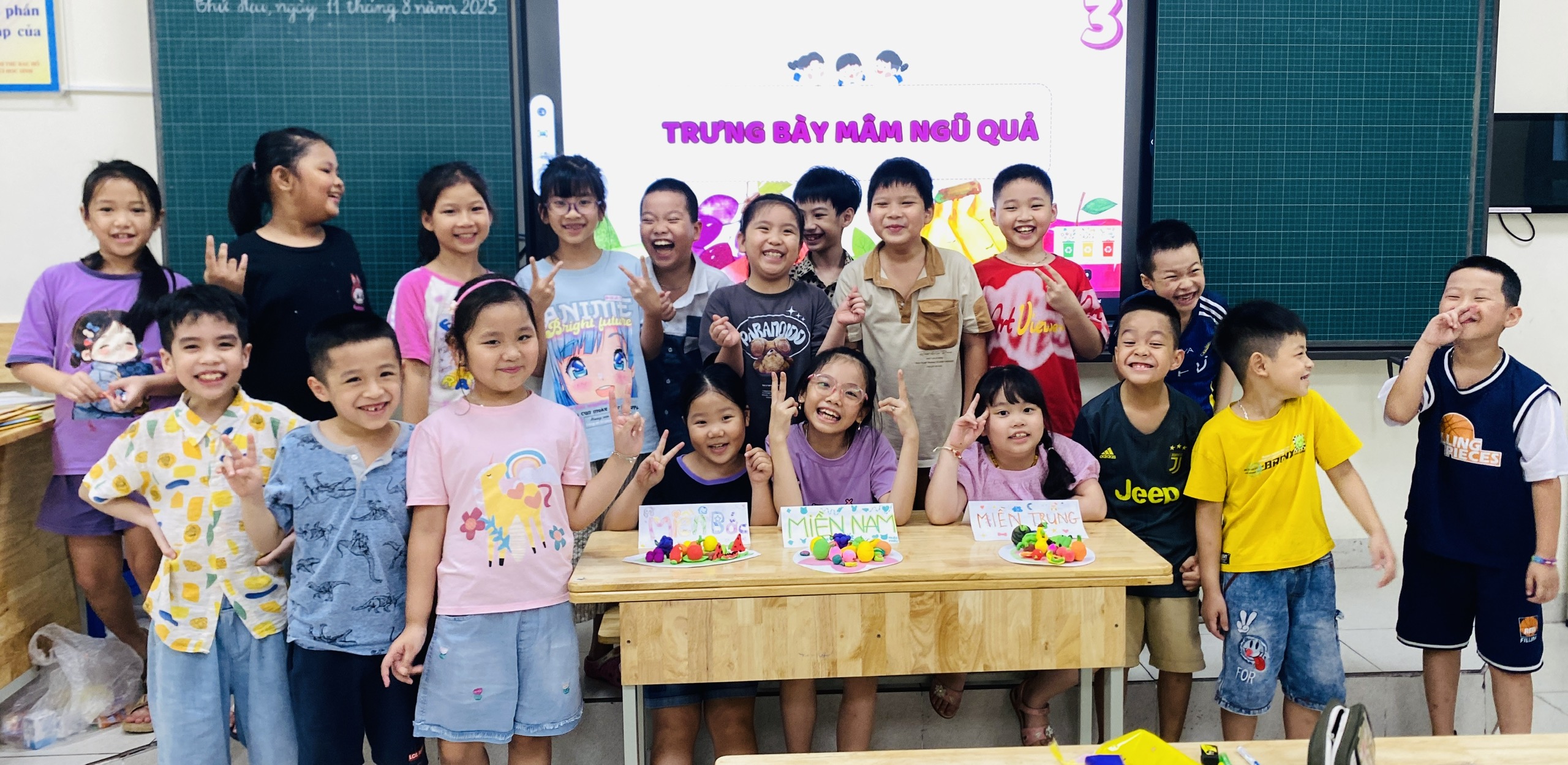 Học sinh lớp 3B vui học và sáng tạo trong hoạt động hè