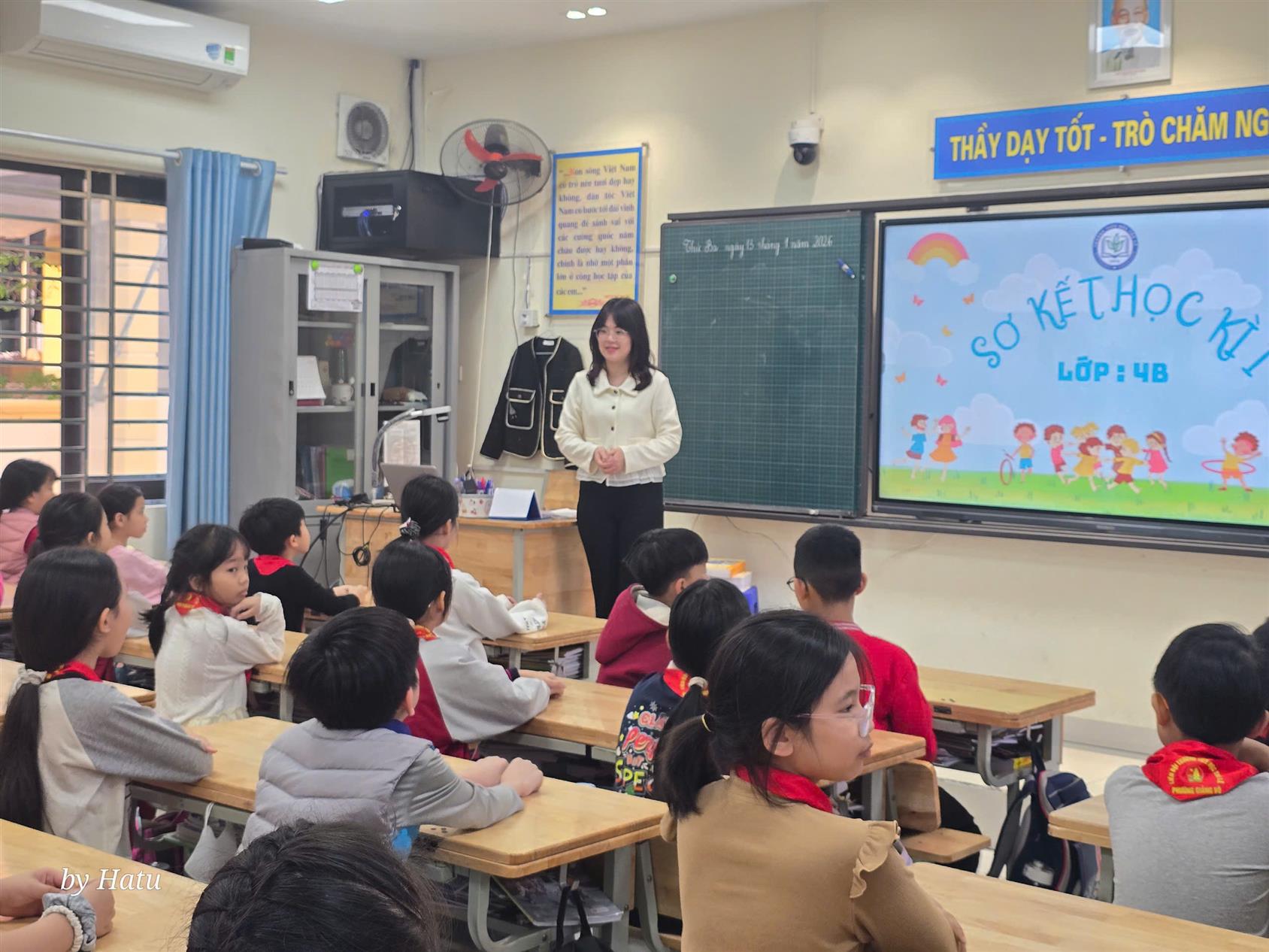 Buổi sơ kết học kì I lớp 4B: Ấm áp – Tự hào – Quyết tâm