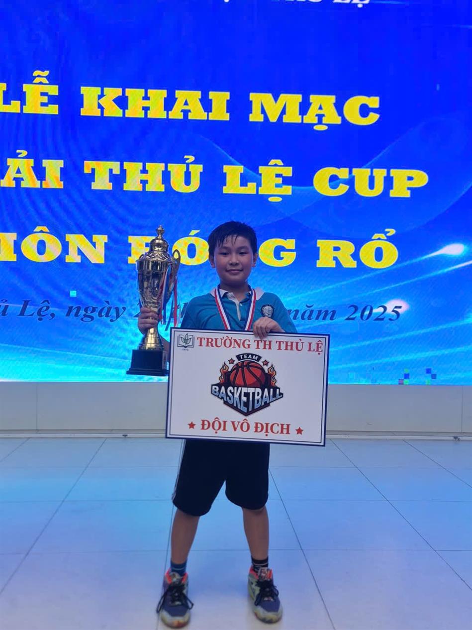 Minh Quân – Ngôi Sao bóng rổ Của Tập Thể 5A