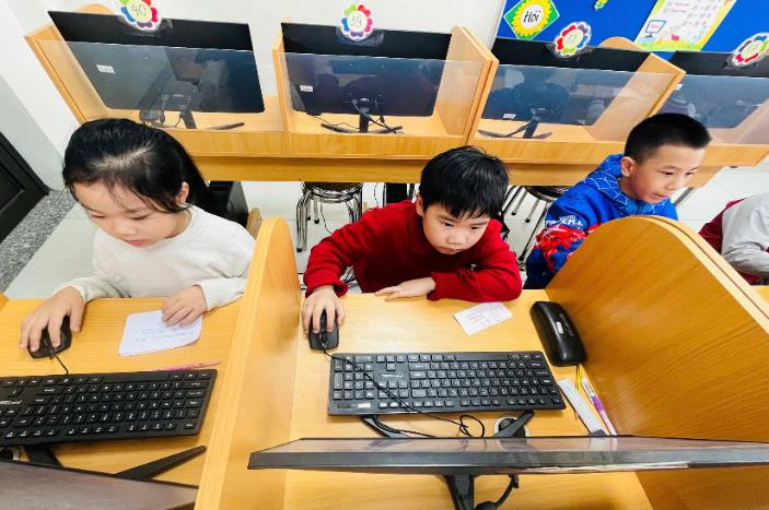 Học sinh lớp 2A Trường Tiểu học Thủ Lệ chinh phục kỳ thi trạng nguyên Tiếng Việt cấp Phường – vòng thi hương (năm học 2025 – 2026)